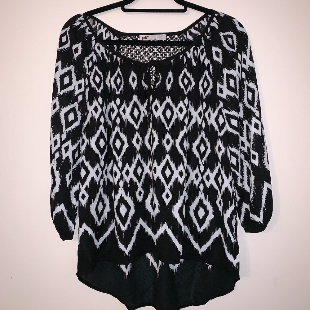 🟣Jolt Black and White Tie Front Blouse